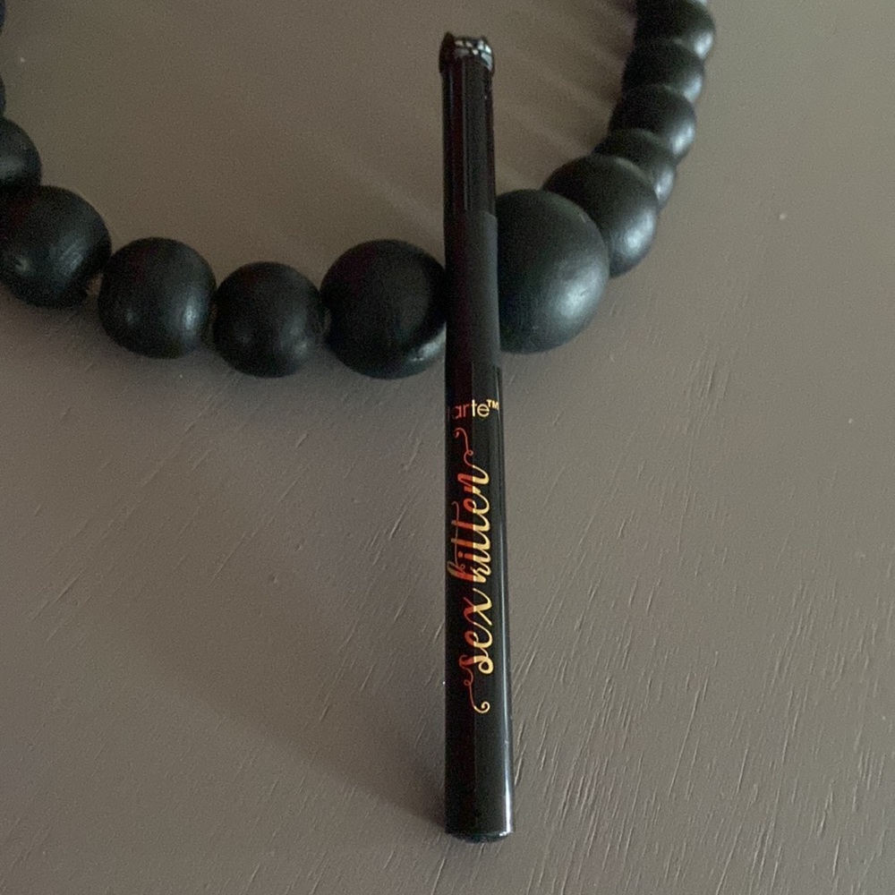 Liquid Liner - Picture 2 of 3